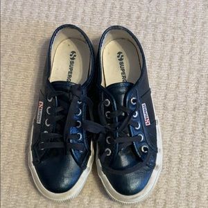 Lightly worn metallic supergas